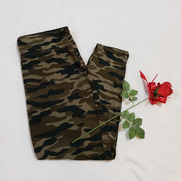 Super Soft Camo Leggings - Picture 3 of 7